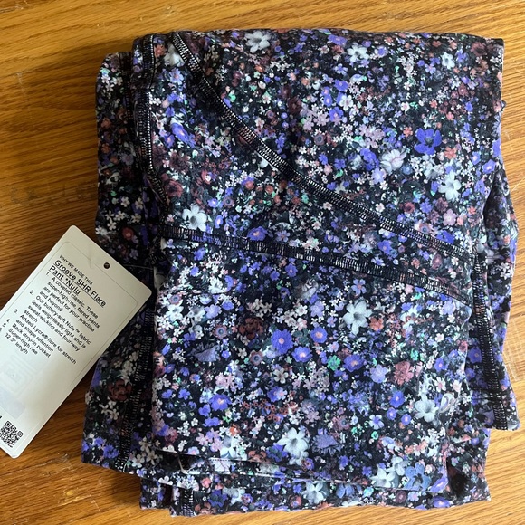 NWT Lululemon Groove SHR Flare - Picture 4 of 8